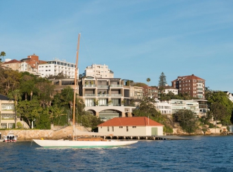 Tour through Syndey Harbour