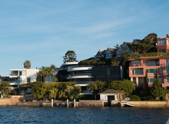 Tour through Syndey Harbour